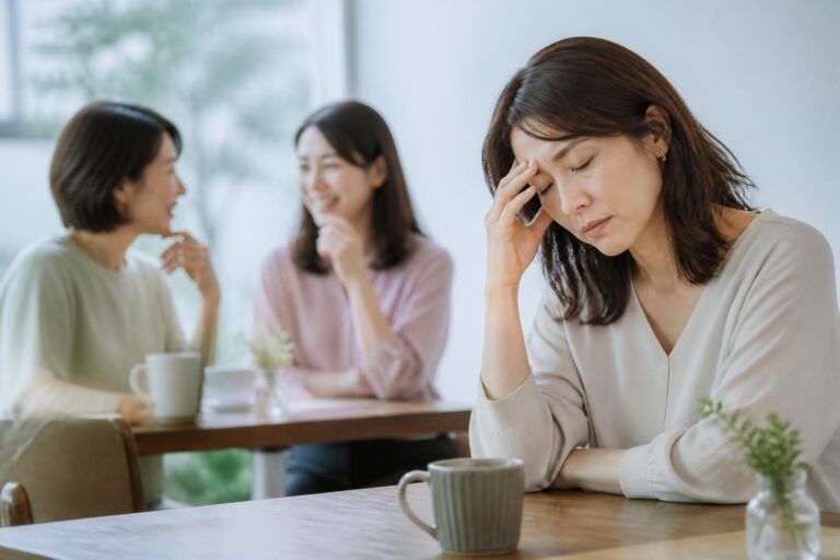 40代女性が友達に気を使って疲れる理由とは？